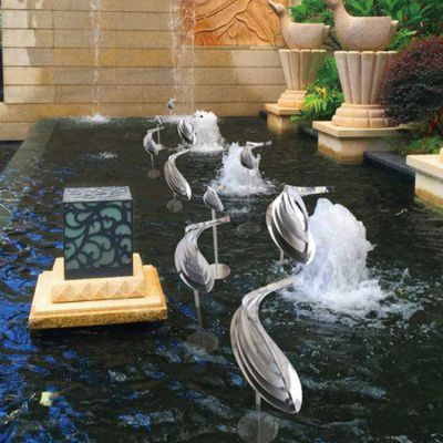 别墅会所不锈钢抽象水景小鱼雕塑