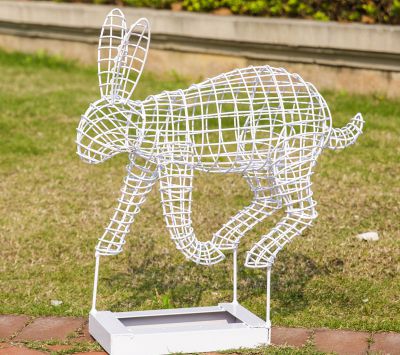 广场创意不锈钢一只行走的兔子雕塑