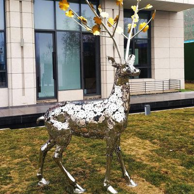 不锈钢户外创意镂空低头吃草的鹿雕塑