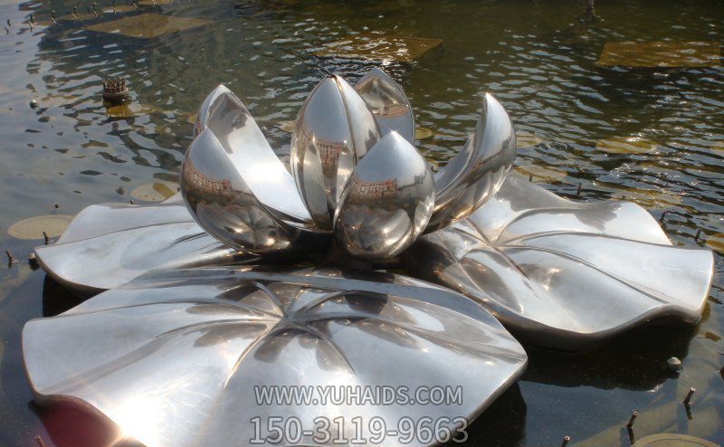 水中不锈钢锻造镜面盛开的荷花雕塑