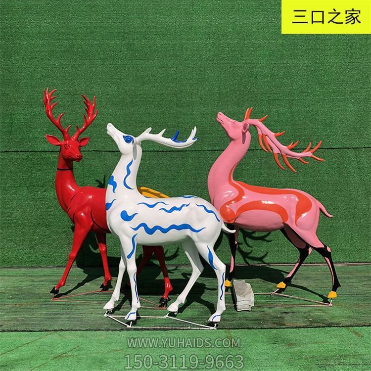 玻璃钢彩绘园林大型卡通梅花鹿雕塑