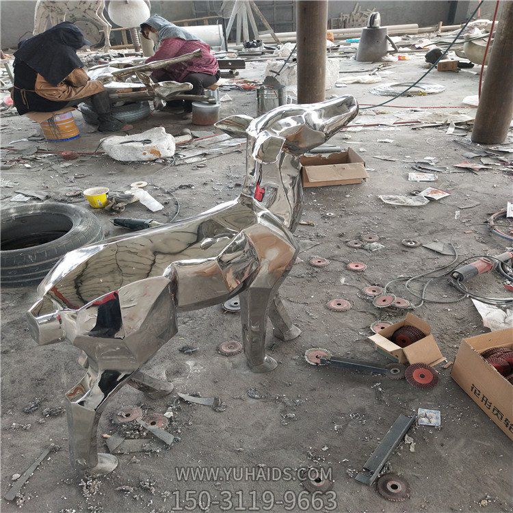 不锈钢狗，镜面动物摆件雕塑