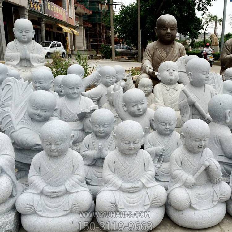 天然砂岩雕刻小沙弥寺院景区摆件雕塑