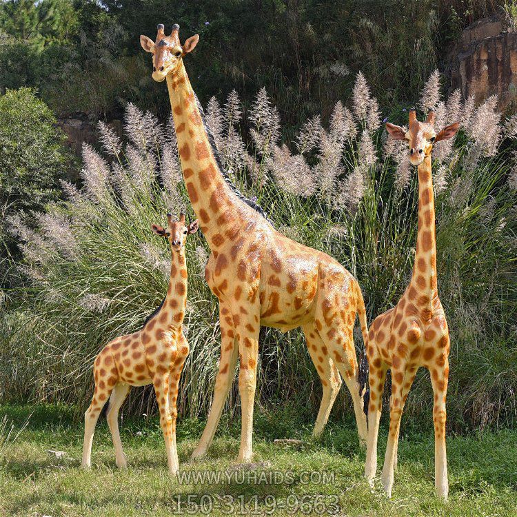 动物园大型仿真动物，园林玻璃钢彩绘长颈鹿雕塑