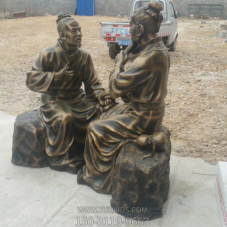 校园玻璃钢仿铜中医把脉的人物雕塑