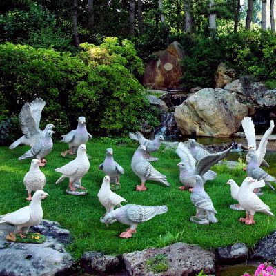 公园草坪创意玻璃钢一群鸽子雕塑