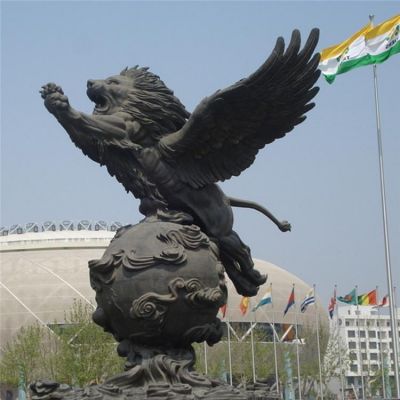 广场摆放青铜铸造大型欧式飞狮景观雕塑