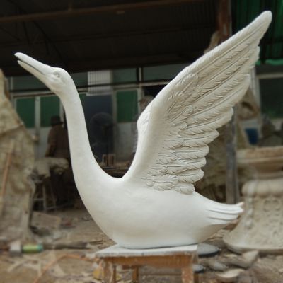 工厂汉白玉展翅高飞的天鹅雕塑