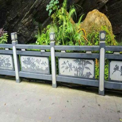 景区山路边装饰青石浮雕花纹防护栏板