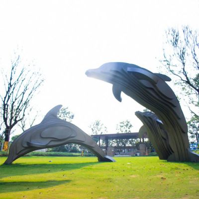 公园不锈钢拼图抽象鲸鱼海豚草地景观雕塑摆件