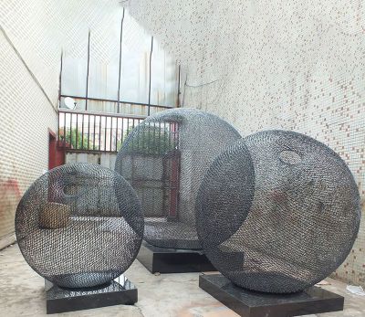 别墅小区镂空不锈钢材质装饰品球体雕塑