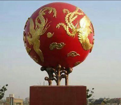 城市创意圆球上的浮雕凤凰雕塑