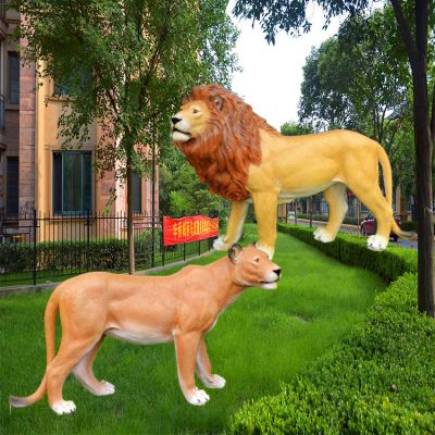 景区玻璃钢彩绘创意童趣狮子雕塑