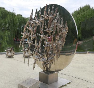 公园广场别墅小区镜面不锈钢工艺创造铸造鸽子起飞雕塑