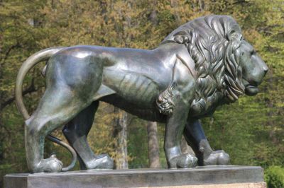 公园广场大型仿真不锈钢仿铜站立的狮子雕塑