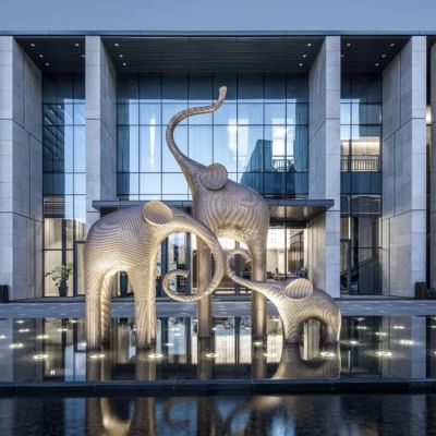 酒店售楼部门口大型抽象大象雕塑
