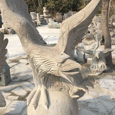 景区摆放石雕老鹰雕塑