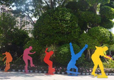 公园创意不锈钢滑板人物雕塑