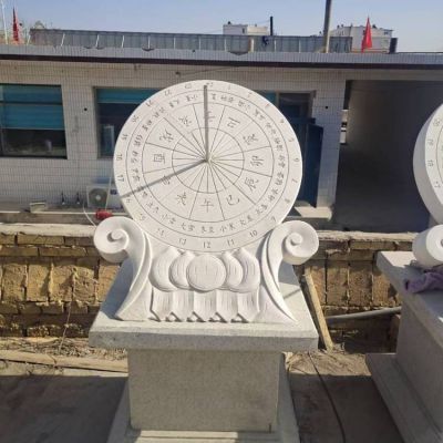 校园古代计时器日晷雕塑