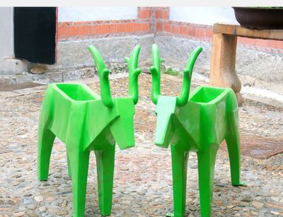 玻璃钢几何公园动物绿色鹿花盆雕塑
