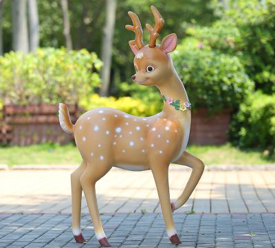 户外园林玻璃钢彩绘回头的鹿雕塑