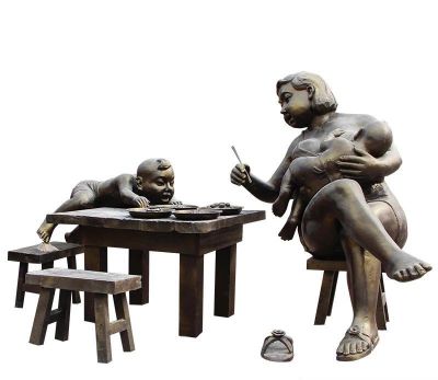 景区创意铜雕哺乳的母亲和吃饭的儿童雕塑