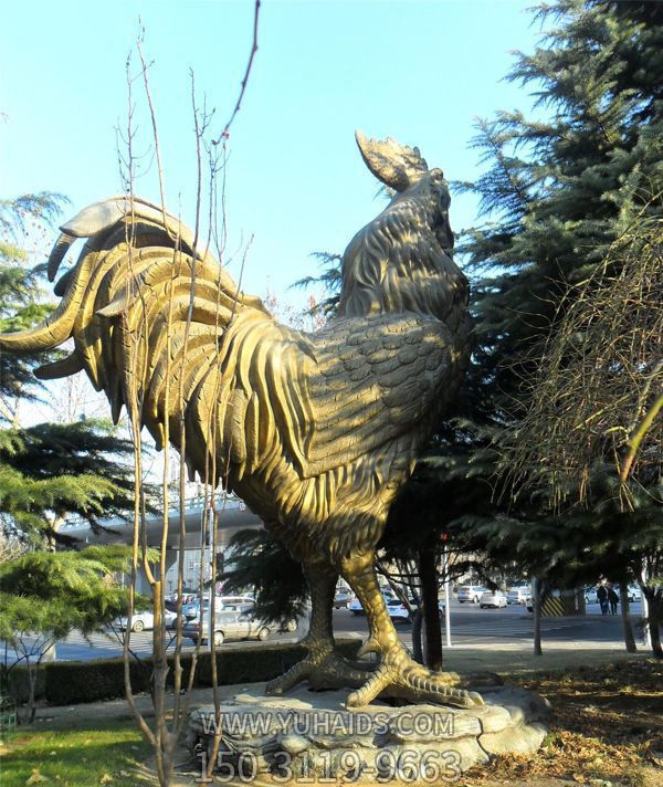 公园摆放的不锈钢抽象鸡雕塑