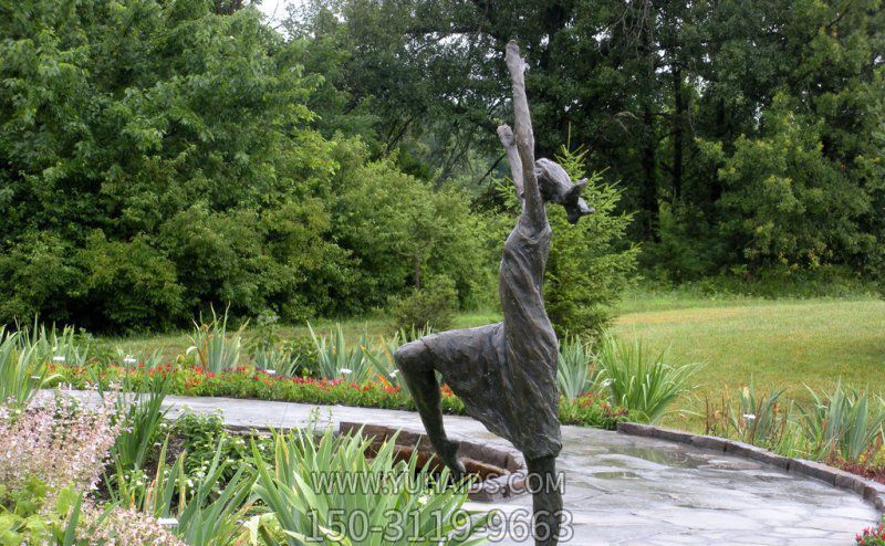 唱歌跳舞的女孩人物公园玻璃钢仿铜雕塑