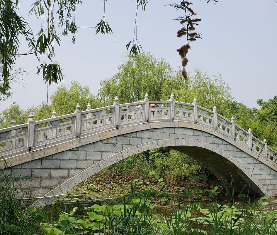城市园林花岗岩镂空拱桥栏杆雕塑