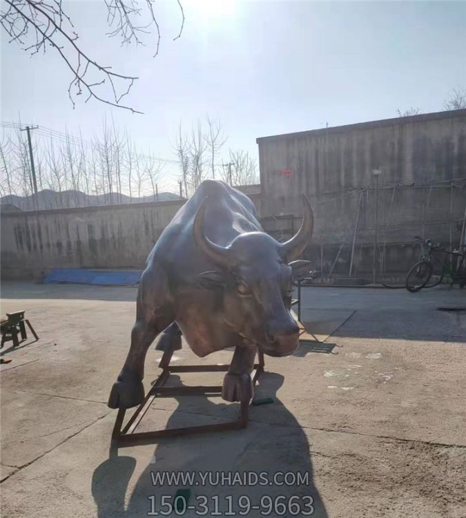 广场玻璃钢仿铜勤奋的牛大型动物雕塑