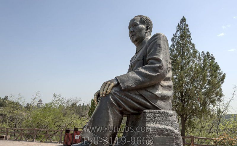 广场铜雕坐着的毛泽东雕塑
