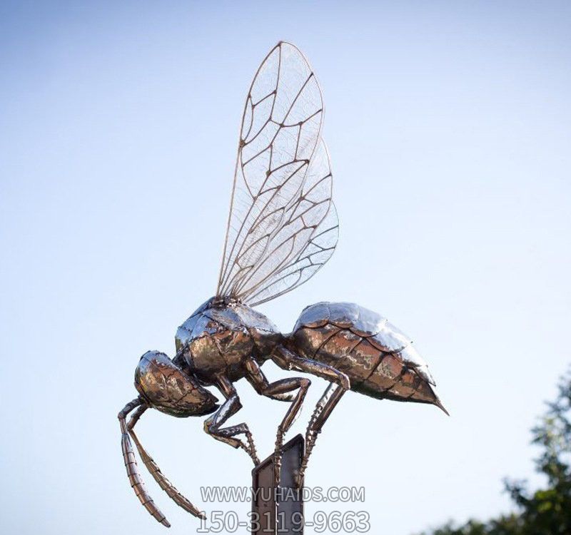 观光小区草坪锻造不锈钢蜜蜂雕塑