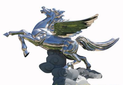 广场摆放的银色飞翔的玻璃钢创意飞马雕塑