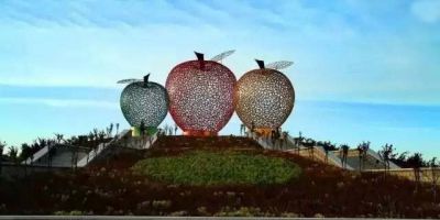 广场不锈钢镂空苹果雕塑