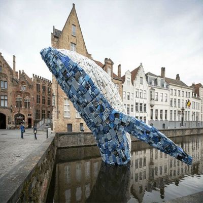 玻璃钢抽象大型鲸鱼出水湖面城市水景雕塑