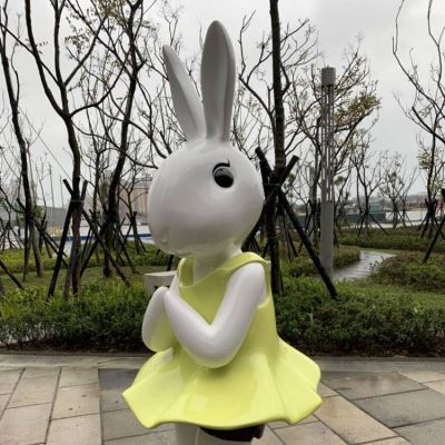 广场商场玻璃钢彩绘卡通长耳朵兔子雕塑