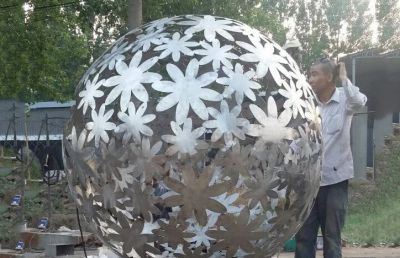 花园创意不锈钢花朵镂空球雕塑