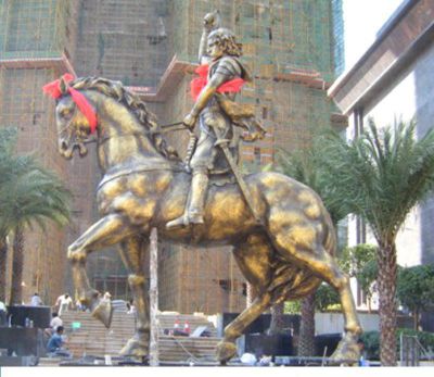 广场铜雕西方士兵骑马雕塑