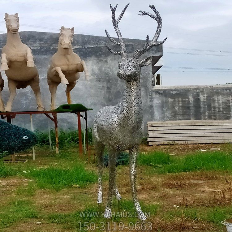 城市路边不锈钢镂空抽象梅花鹿雕塑
