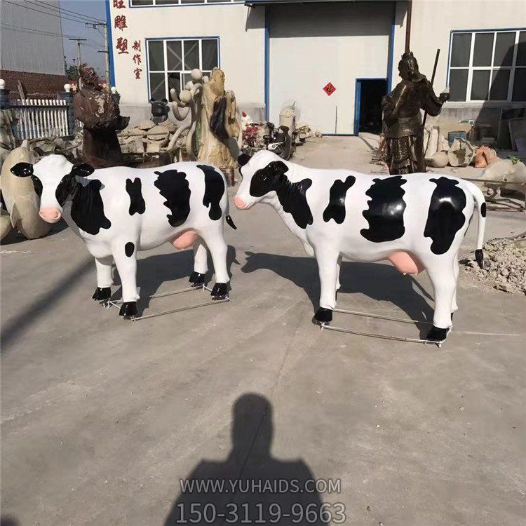 玻璃钢仿真动物奶牛雕塑