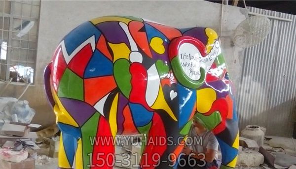 游乐场创意玻璃钢彩绘大象雕塑