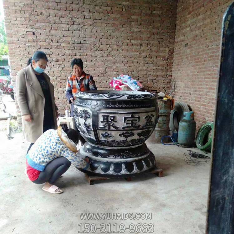 庭院青石做旧浮雕荷花花纹养鱼水缸花盆雕塑
