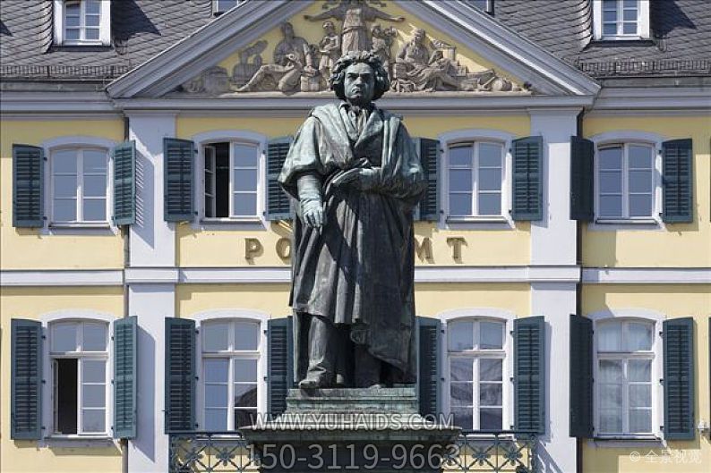 广场景区玻璃钢仿铜世界名人欧洲古典主义时期著名作曲家贝多芬雕塑