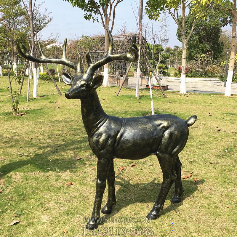 公园玻璃钢大型仿真动物鹿雕塑