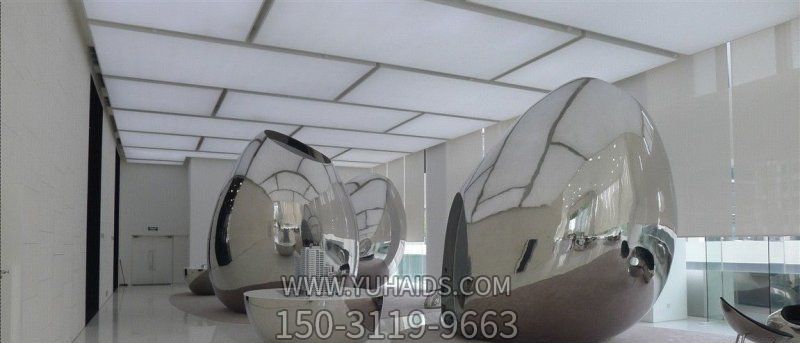 售楼部室内摆放不锈钢抽象异形座椅雕塑