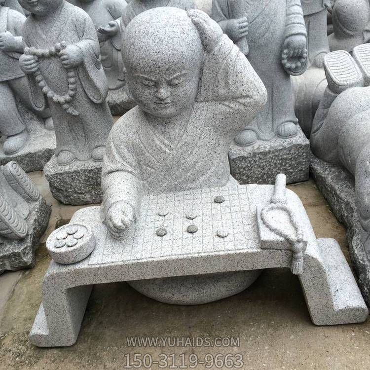 户外园林大理石石雕思考下棋的小沙弥小和尚雕塑