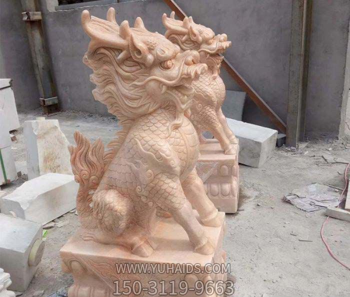 晚霞红石雕庭院别墅景观装饰品麒麟雕塑