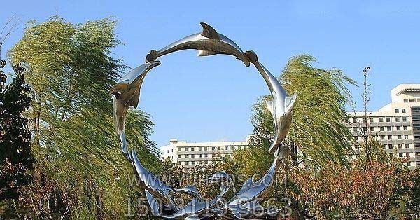 景区多只环绕圆形海豚不锈钢雕塑