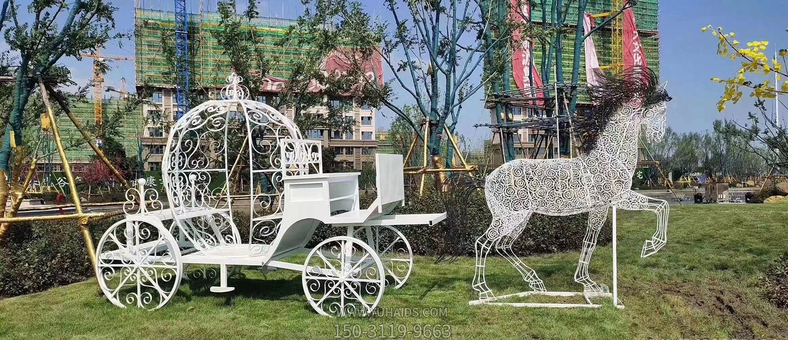 小区花园广场创意镂空不锈钢马车雕塑