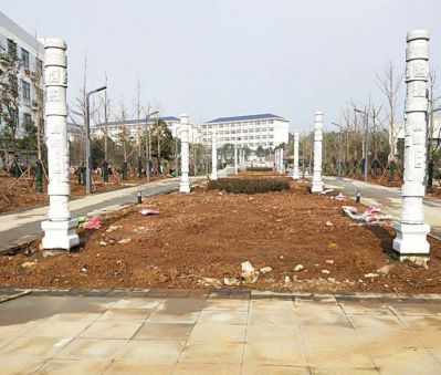 校园广场景观刻字石柱石雕